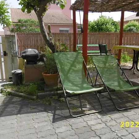 Rez De Chaussee Studio Climatise Dans Villa Aigues-Mortes Exterior photo