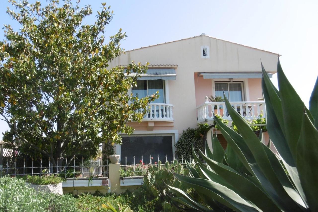 Apartment Rez De Chaussee Climatise Dans Aigues-Mortes