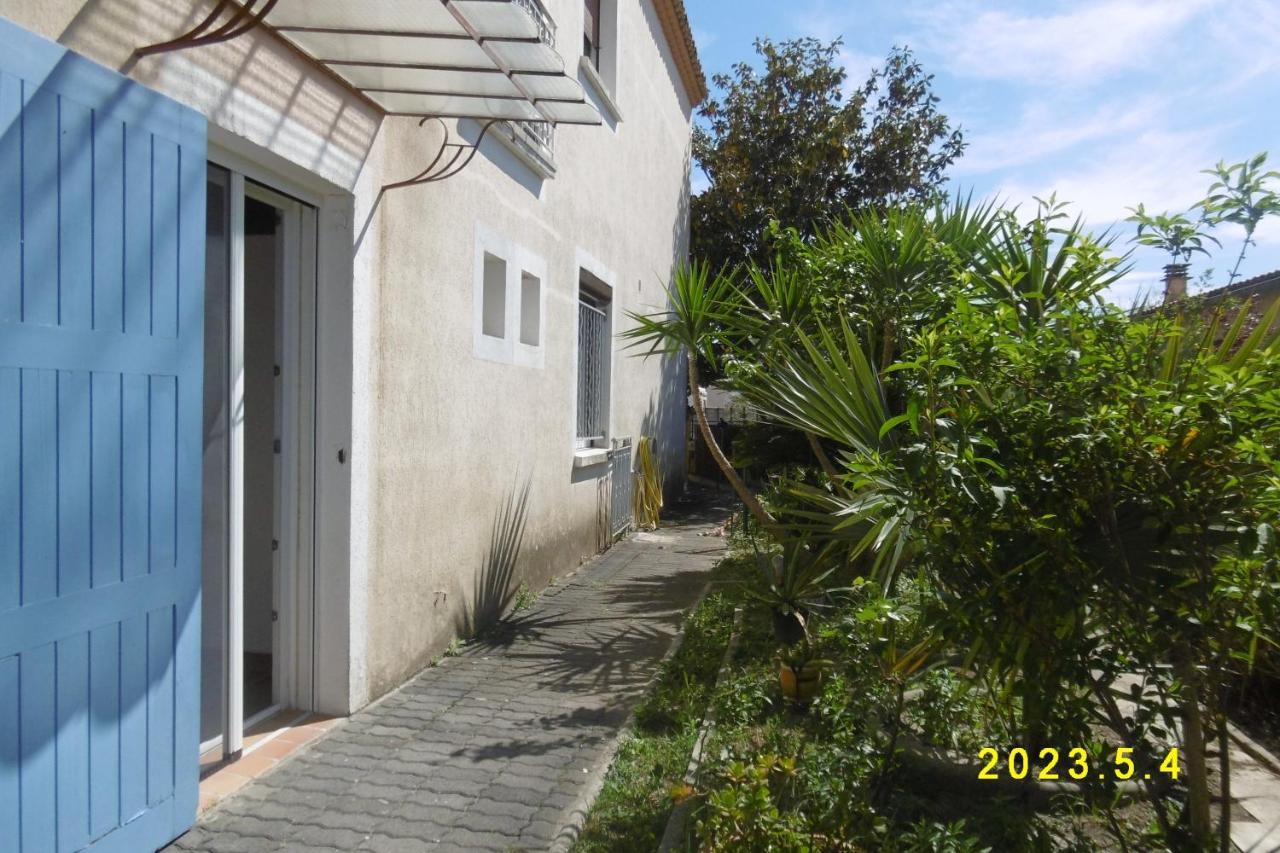 Apartment Rez De Chaussee Climatise Dans Aigues-Mortes